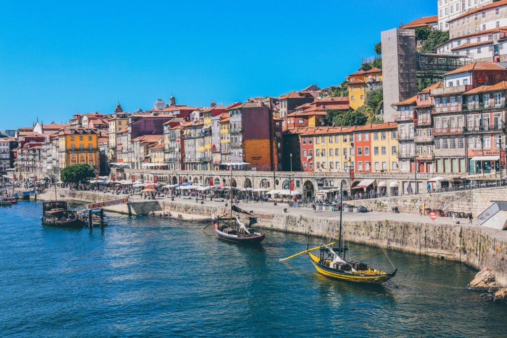 Are you discovering Porto? Come visit us!